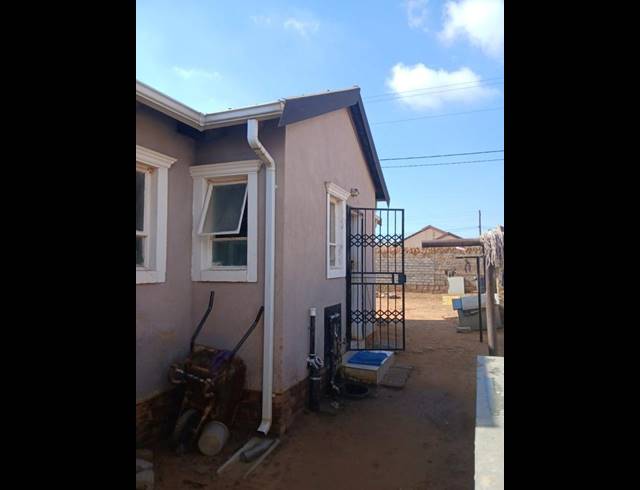 2 BEDROOM HOUSE FOR SALE IN BRAM FISCHERVILLE